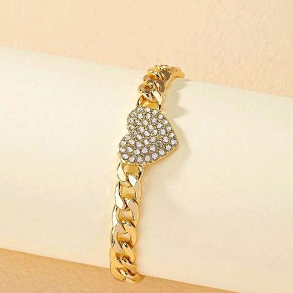 Rhinestone Heart cluster and link Decor‎ gold Bracelet For Woman. - Picture 2 of 4